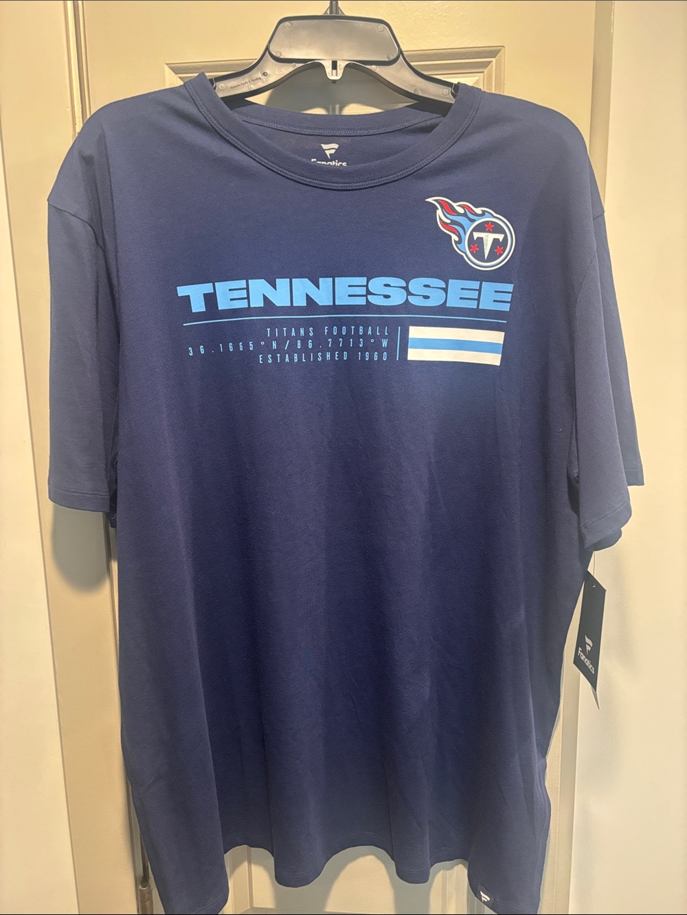 Fanatics Men’s Navy Tennessee Titans Short-Sleeve Logo Tee